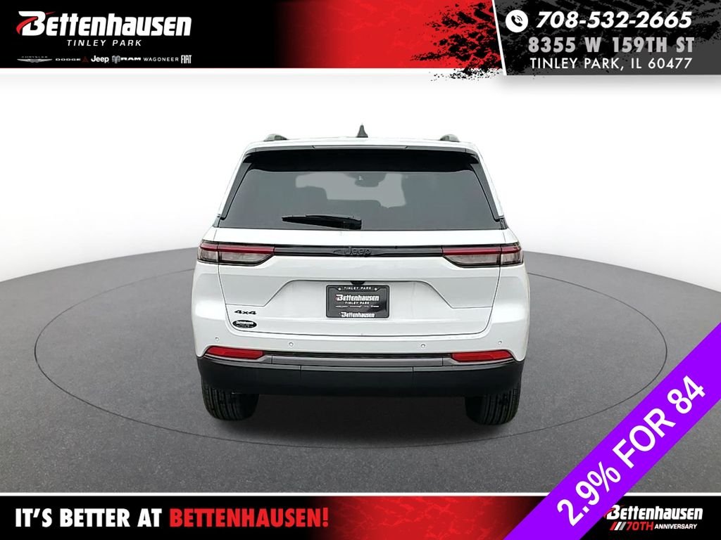 New 2026 Bright White Clear-Coat Exterior Paint Jeep Altitude image 6