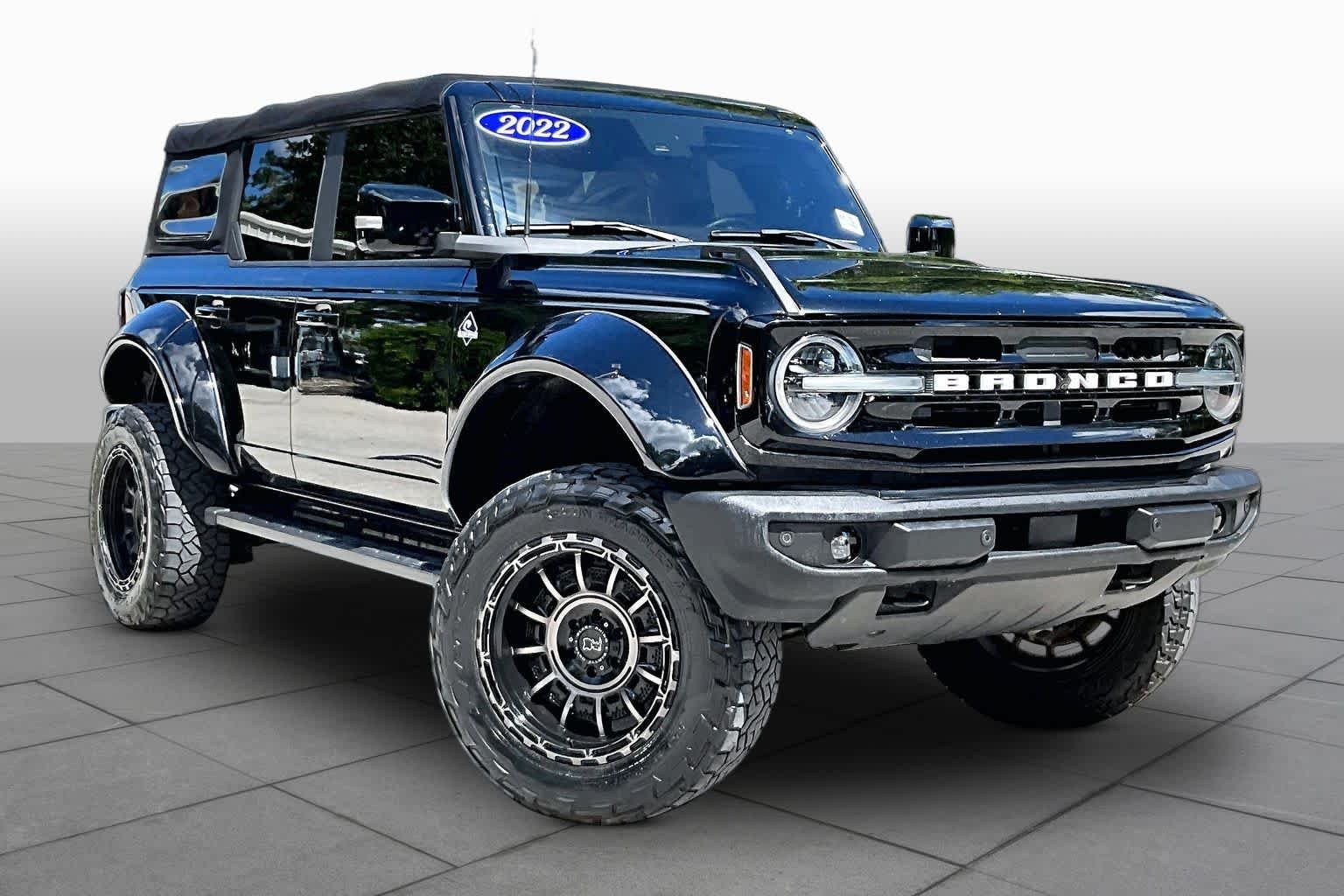 Used 2022 Shadow Black Ford Outer Banks image 3