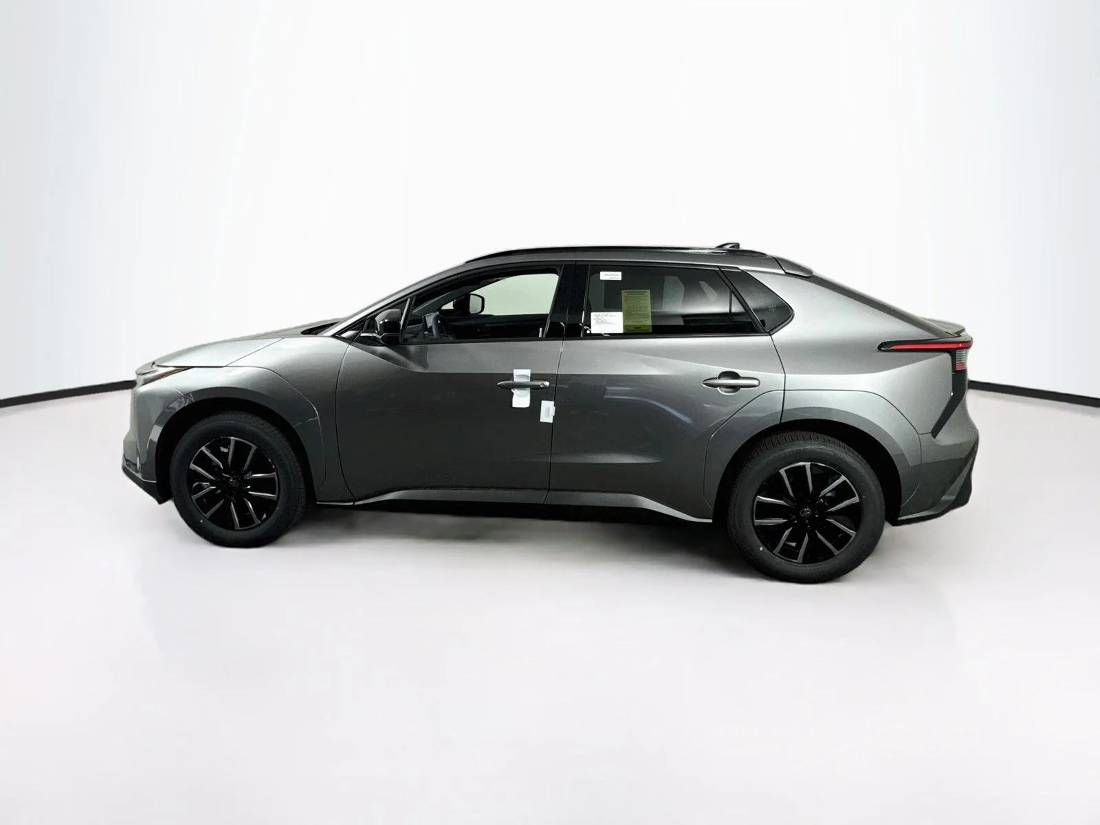 New 2027 Heavy Metal <sup>1</sup> Toyota  XLE image 3