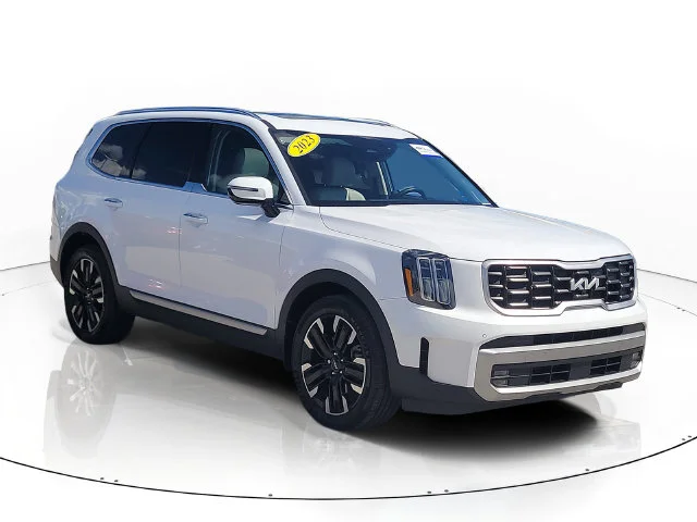 Certified Used 2023 White Kia SX-Prestige image 3
