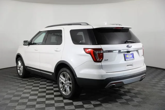Used 2017 White Ford XLT image 40