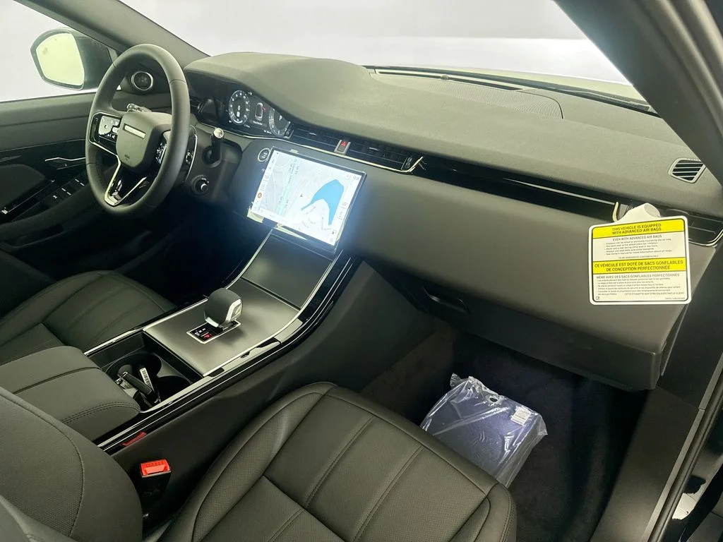 New 2026 Santorini Black Land Rover Core S image 29