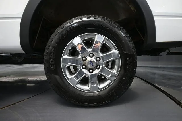 Used 2013 White Ford XLT image 9