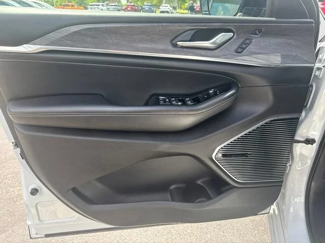 2022 Jeep Grand Cherokee Overland - Photo 22