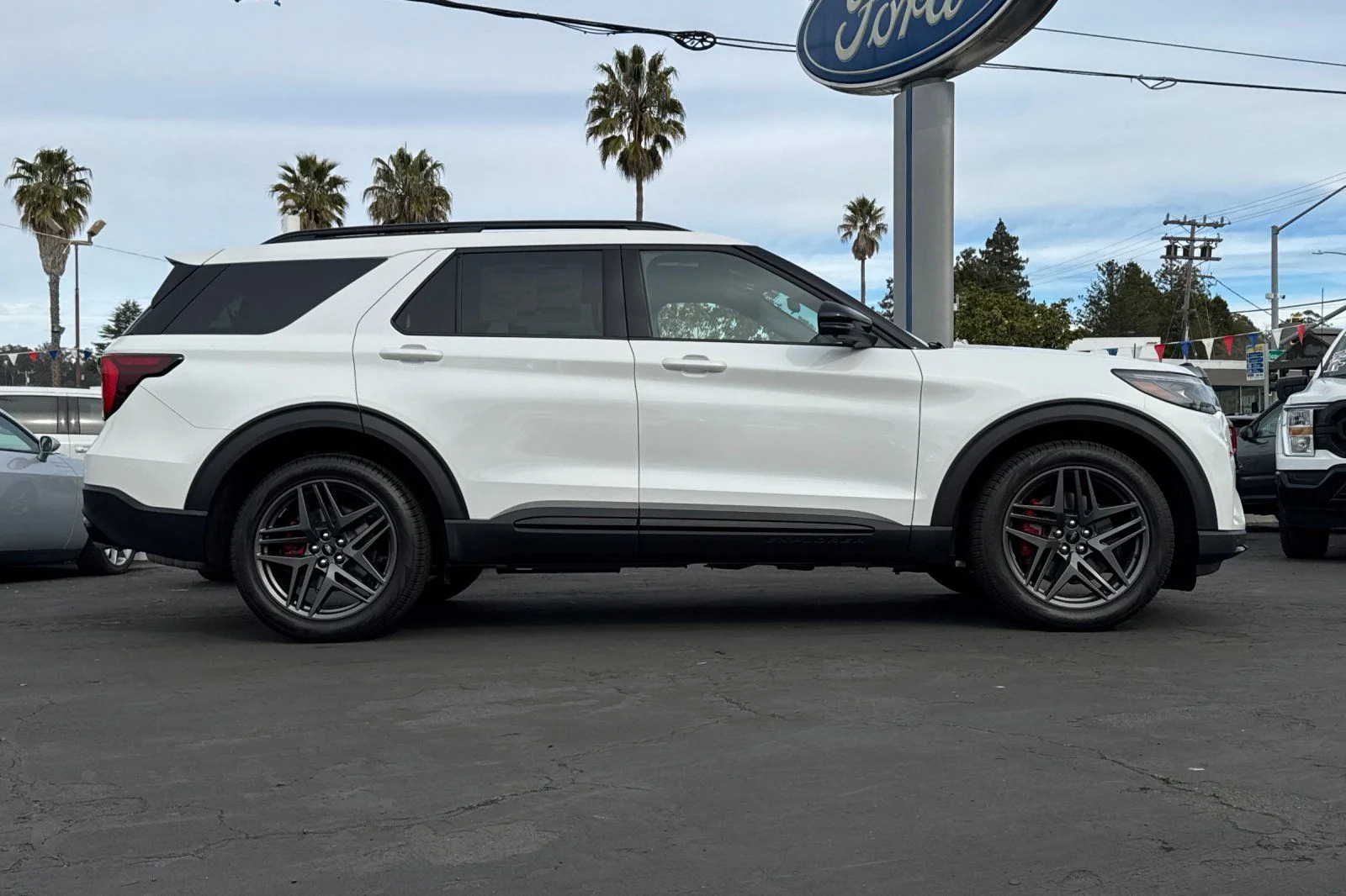 New 2026 Star White Metallic Tri-Coat Ford ST image 2