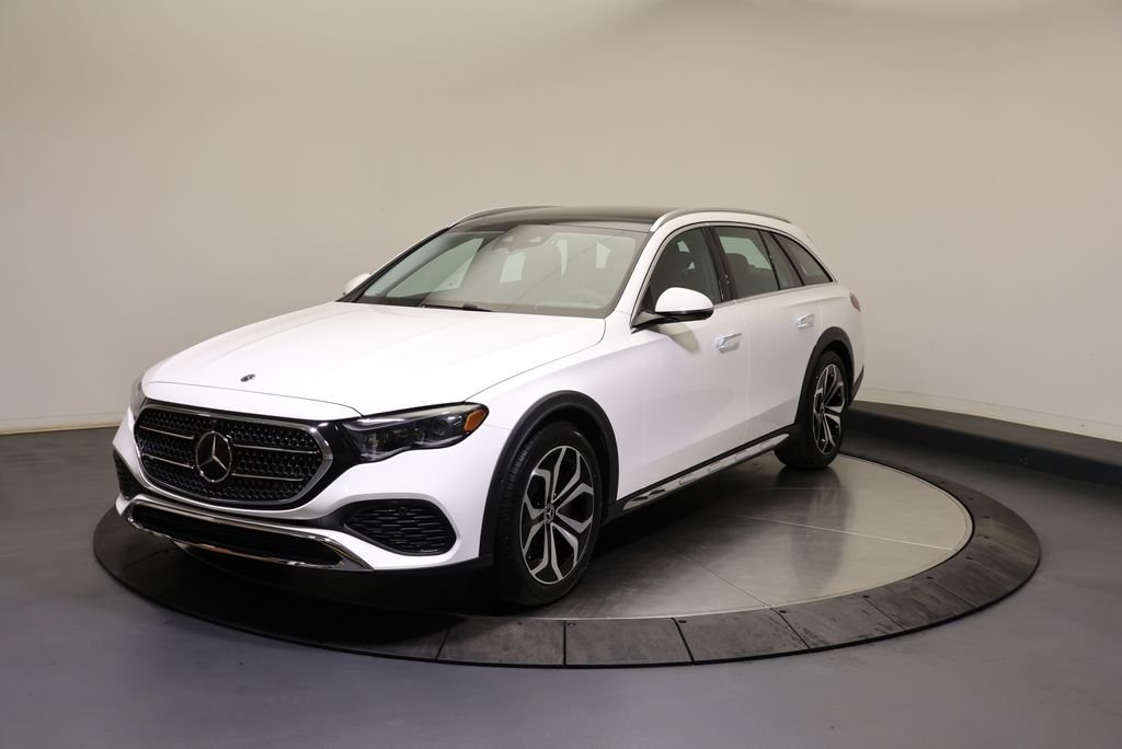 New 2027 Polar White Mercedes-Benz E 450 image 3