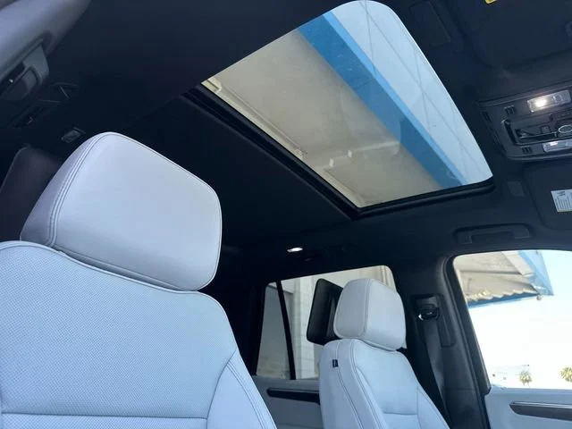2026 Chevrolet Tahoe Premier - Photo 18