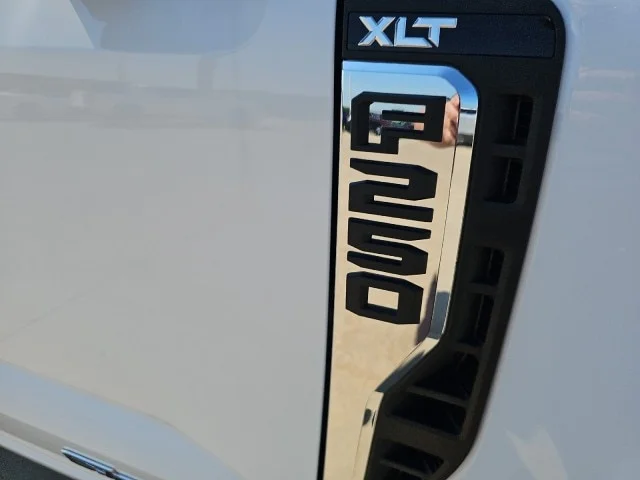 New 2026 Oxford White Ford F-250® XLT image 31
