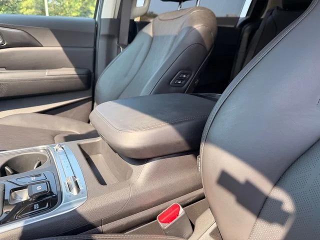 Certified Used 2025 Ivory Kia SX image 22