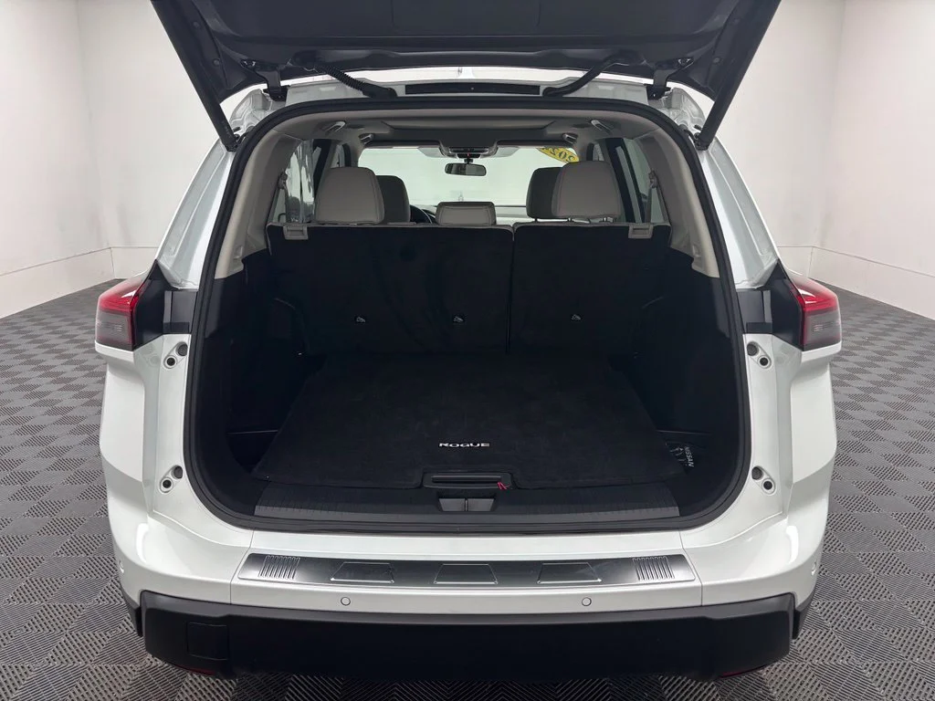 Used 2024 White Nissan SV image 9