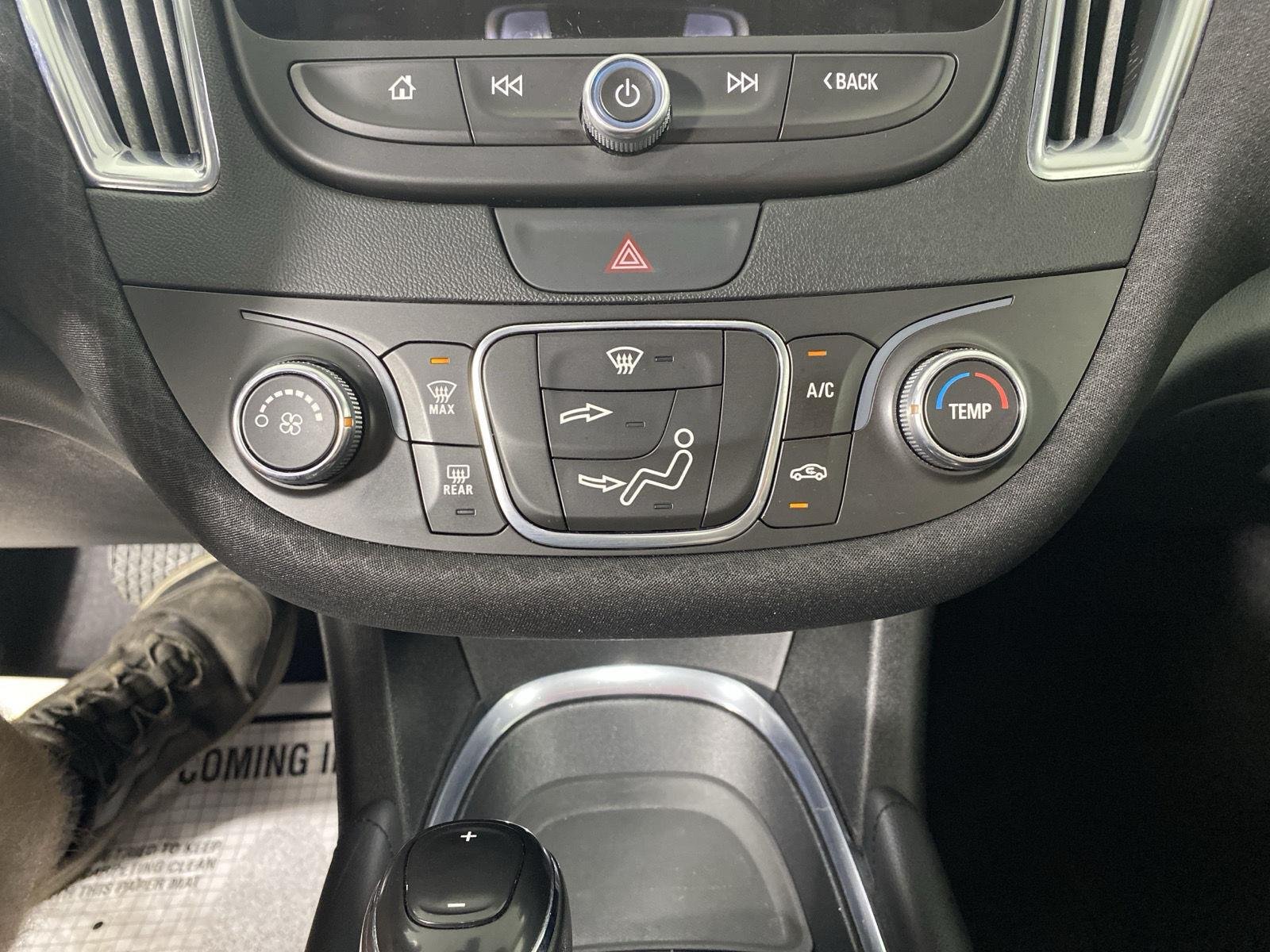 Used 2018 Silver Ice Metallic Chevrolet LT image 20