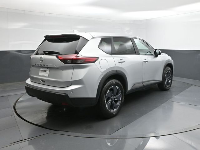 Used 2025 Silver Nissan SV image 8
