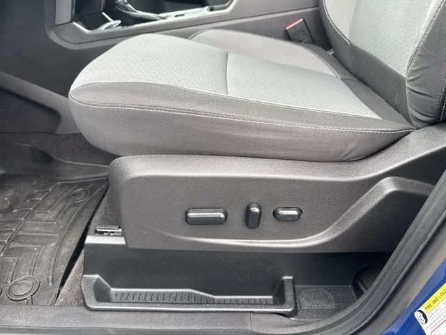 Used 2019 Blue Ford SE image 16