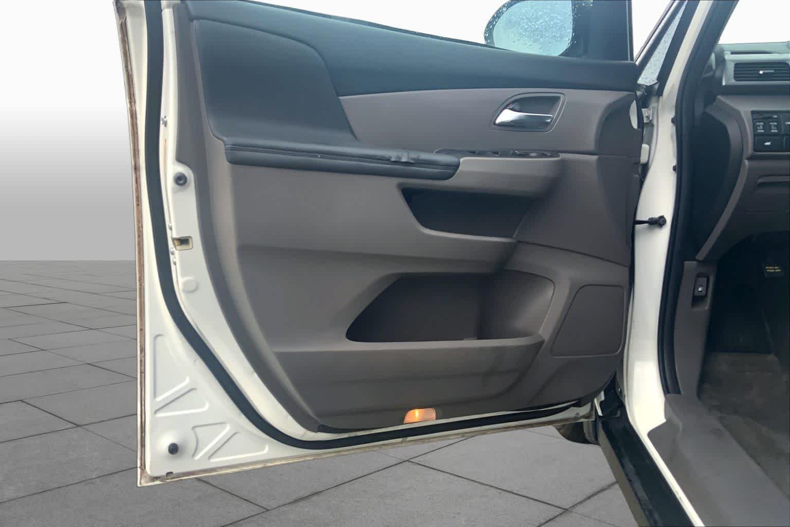 Used 2014 White Diamond Pearl Honda EX-L image 16