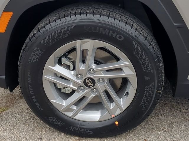 New 2025 Silver Hyundai SE FWD image 38
