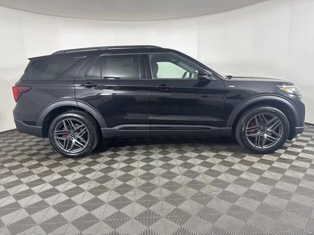 New 2026 Agate Black Metallic Ford ST-Line image 2