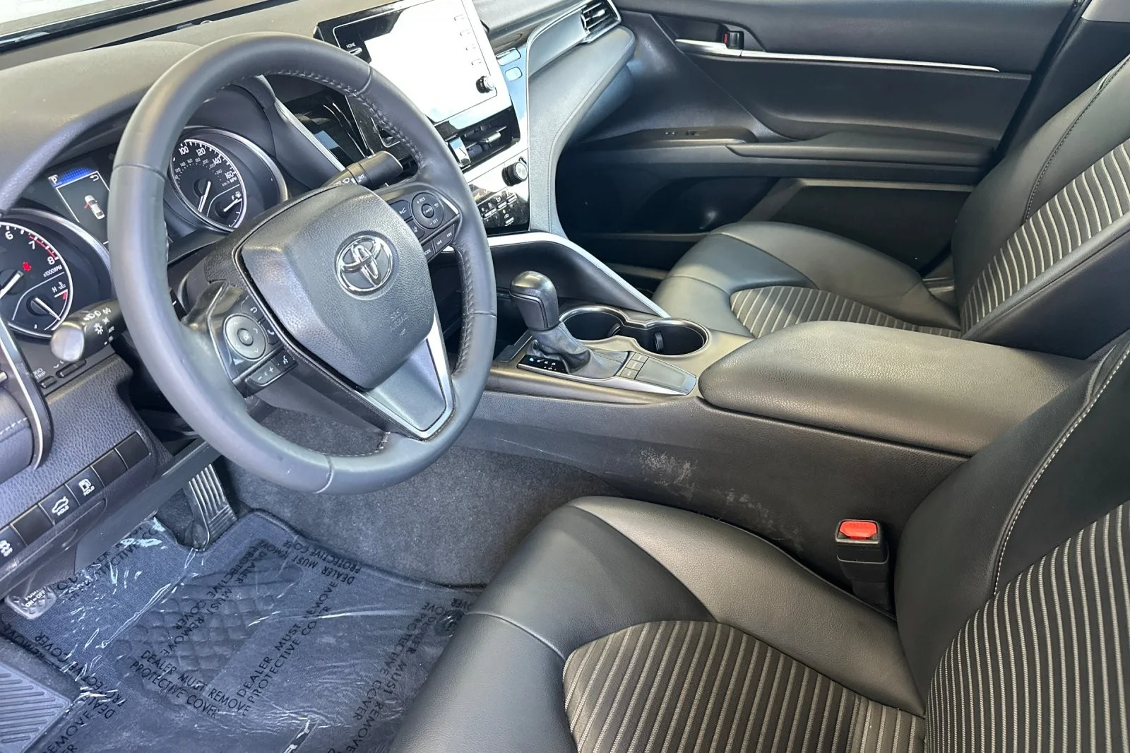 Certified Used 2022 PRE DAWN MICA Toyota SE image 9