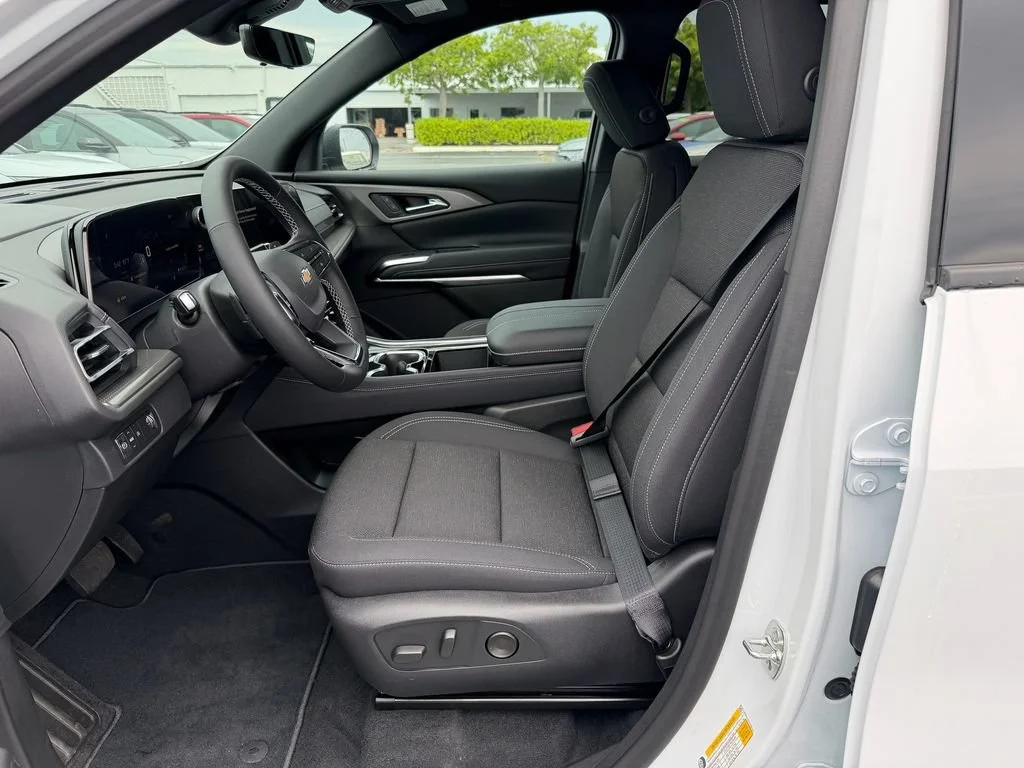 2026 Chevrolet Traverse LT - Photo 10