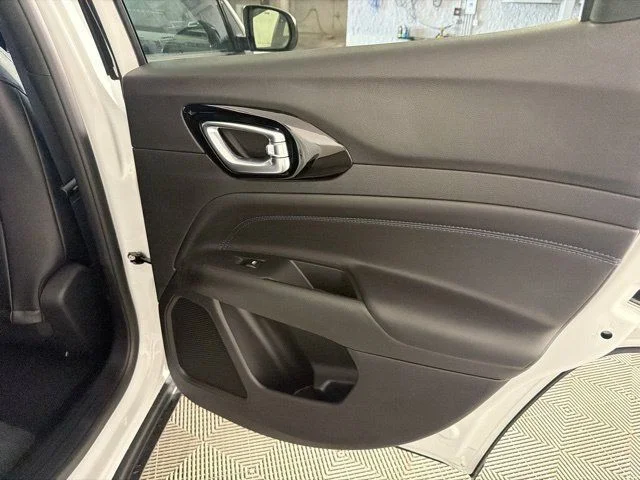 New 2026 White Jeep Latitude image 28