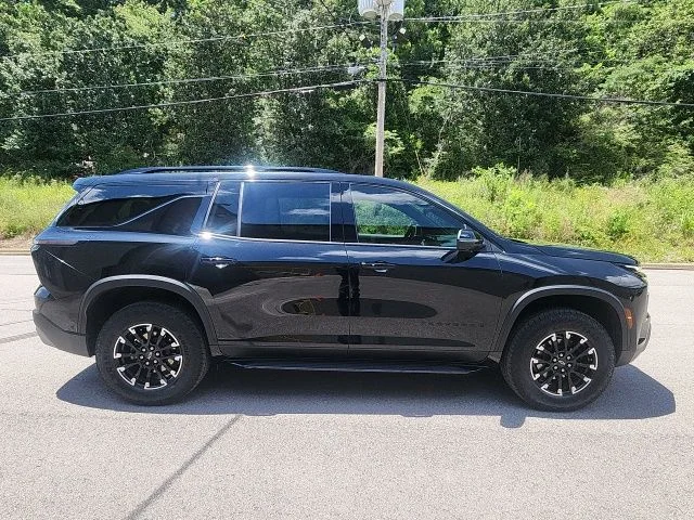 Used 2025 Mosaic Black Metallic Chevrolet Z71 image 2