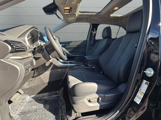 New 2026 Black Mitsubishi SE image 15