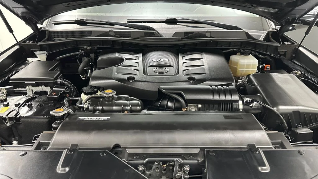 Used 2022 Black Nissan Platinum image 11