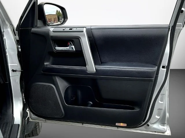 Used 2019 Silver Toyota SR5 image 33