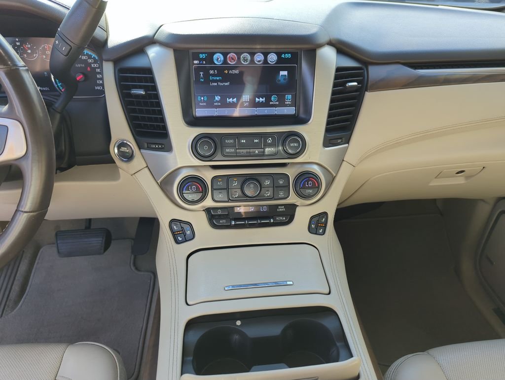 Used 2019 White GMC Denali image 24