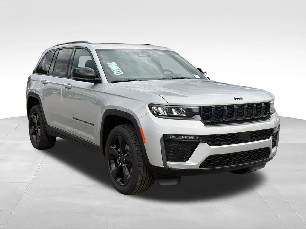 New 2026 Silver Zynith Exterior Paint Jeep Limited image 30
