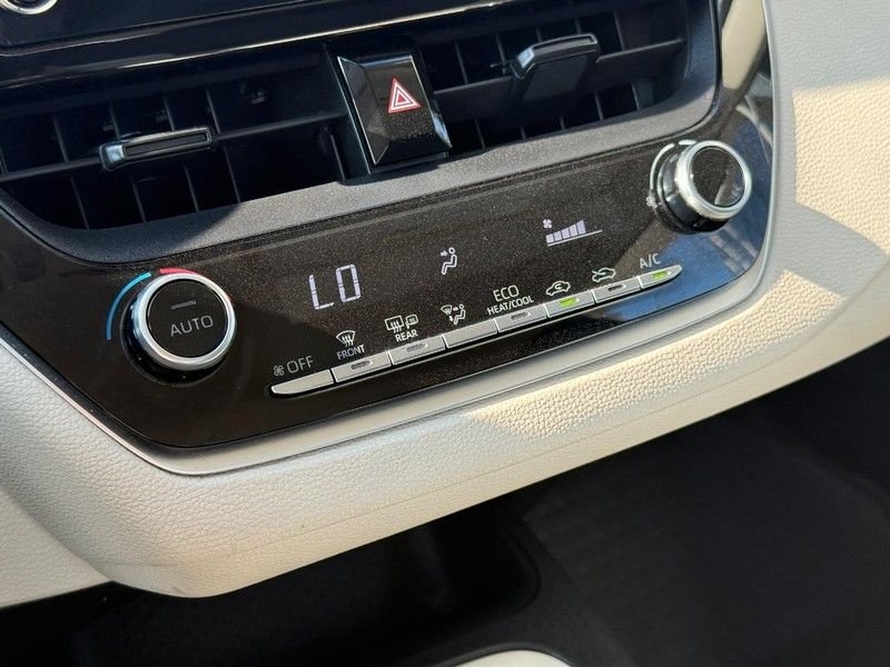 Used 2020 Celestite Toyota LE image 27
