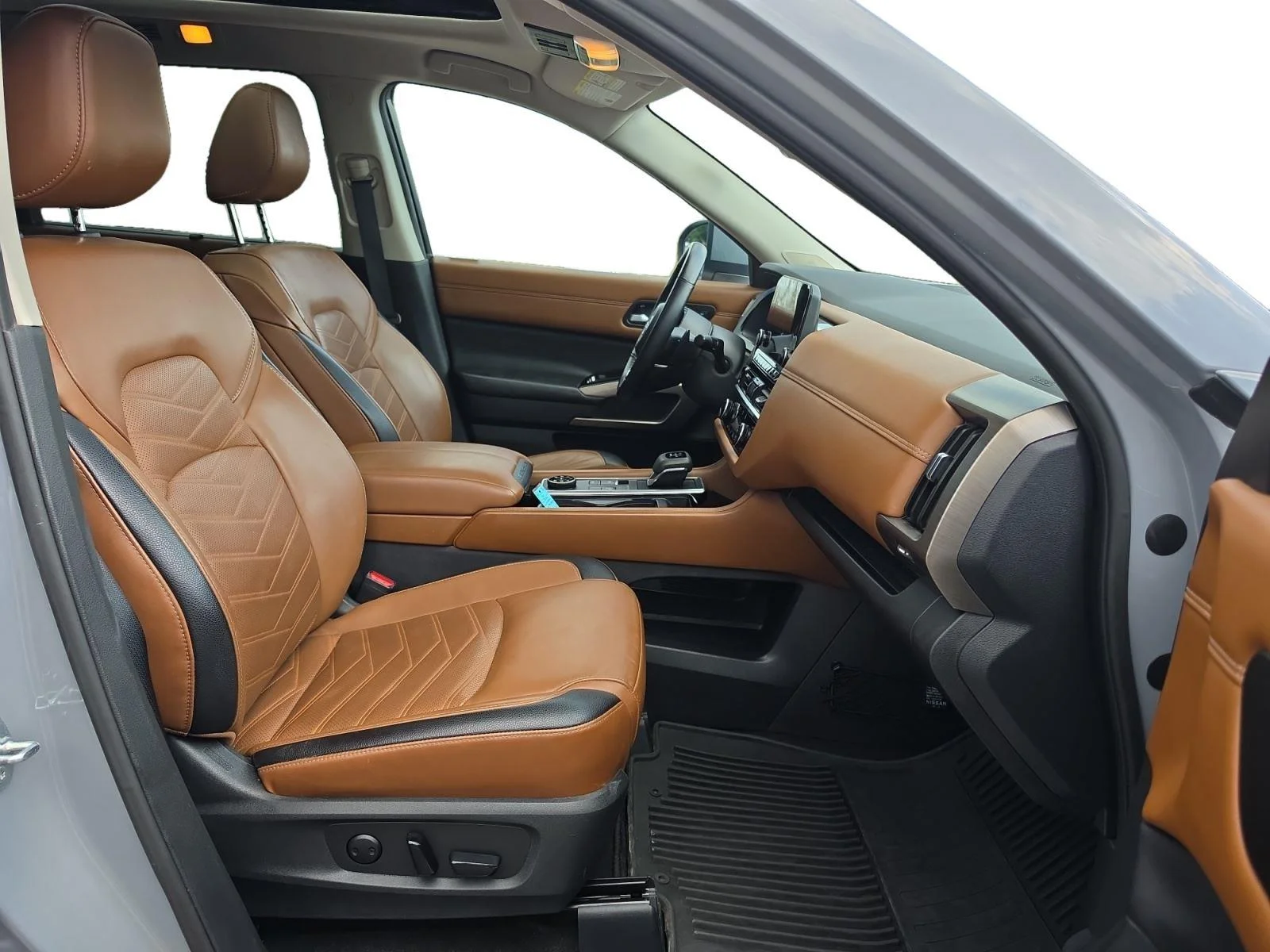 Used 2024 BLUE NISSAN PLATINUM 4WD image 29
