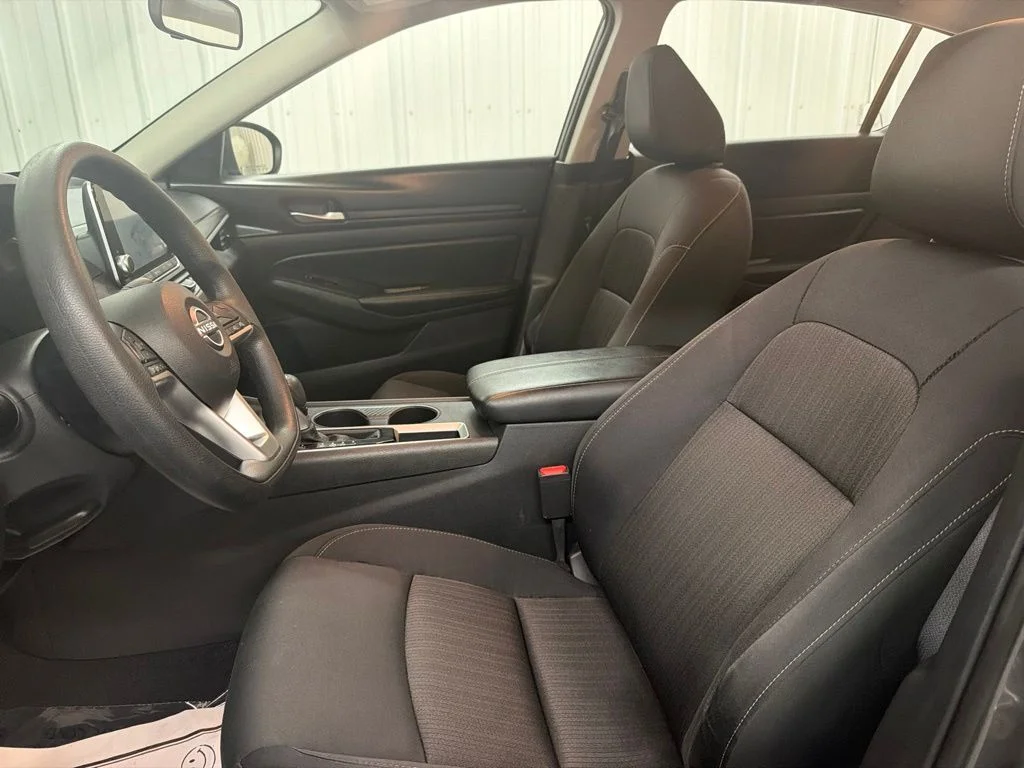 Used 2025 Gun Metallic Nissan 2.5 SV image 13