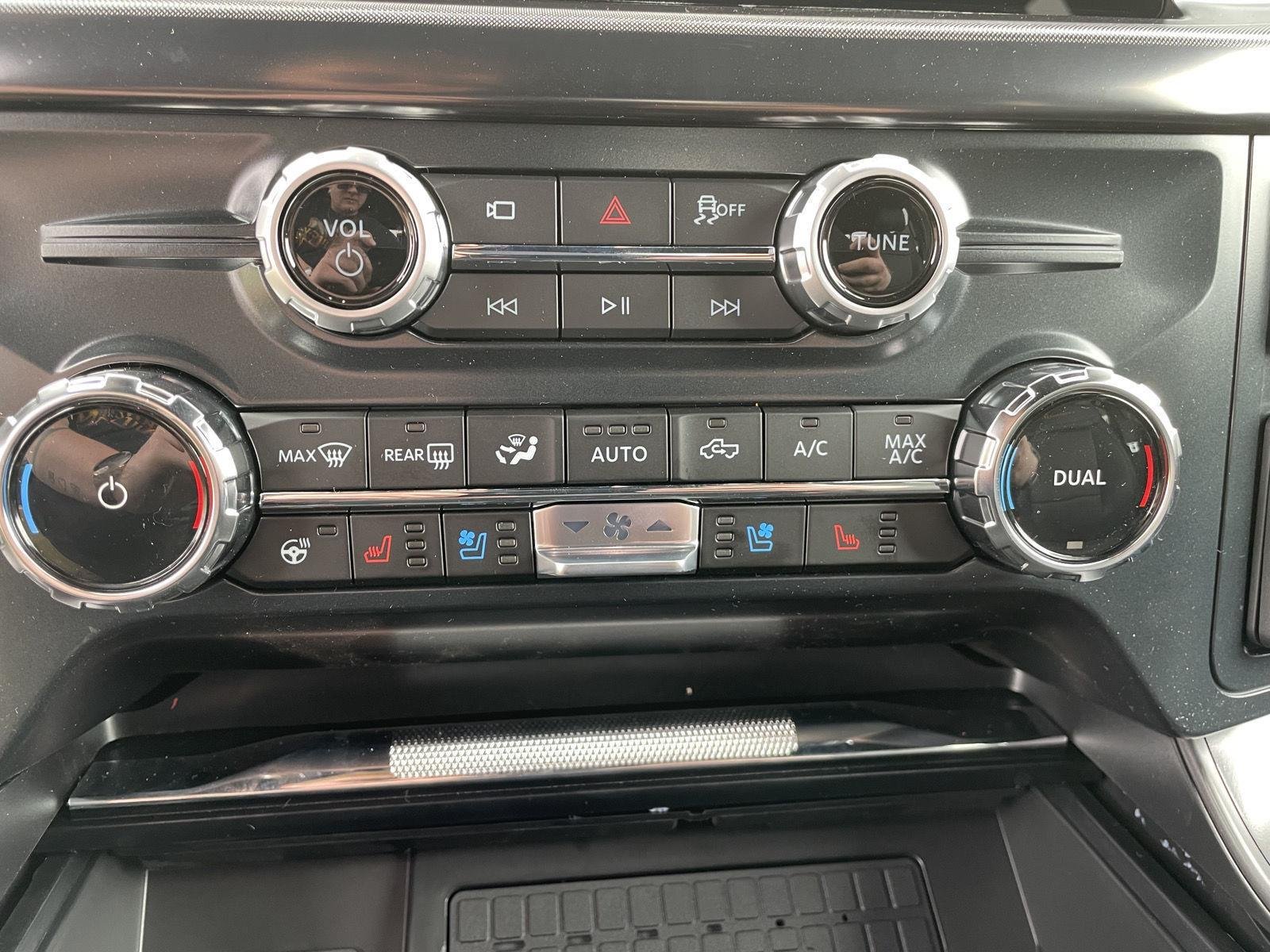 New 2026 Carbonized Gray Metallic Ford Tremor® image 27