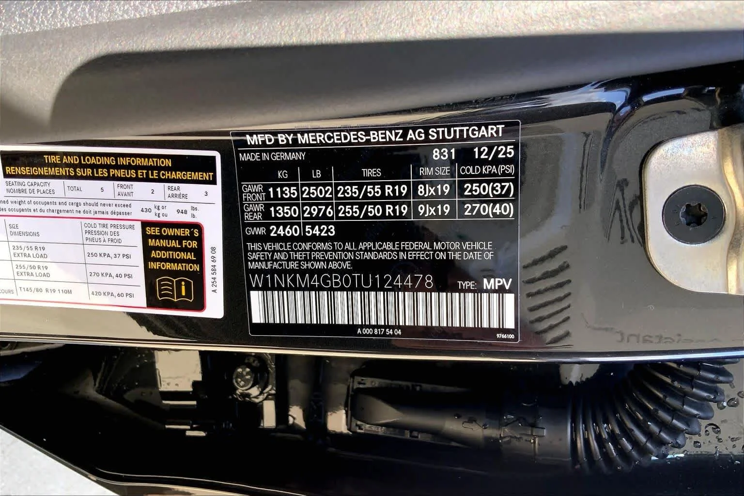 New 2026 Graphite Grey Metallic Mercedes-Benz GLC 300 image 18