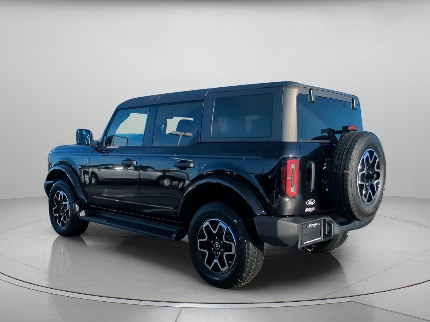 New 2026 Shadow Black Ford Outer Banks® image 17