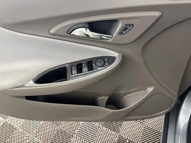 Used 2023 Gray Chevrolet LT image 18