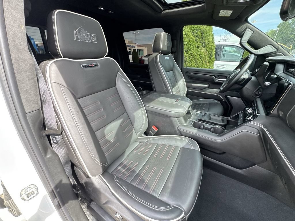 Certified Used 2025 Summit White GMC AT4X image 29