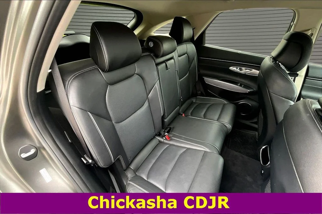 Used 2023 Gray Genesis 2.5T image 22