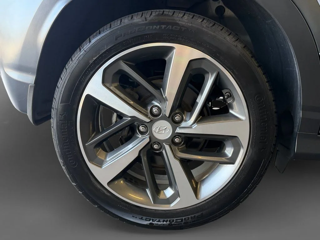 Used 2021 Silver Hyundai Limited image 11