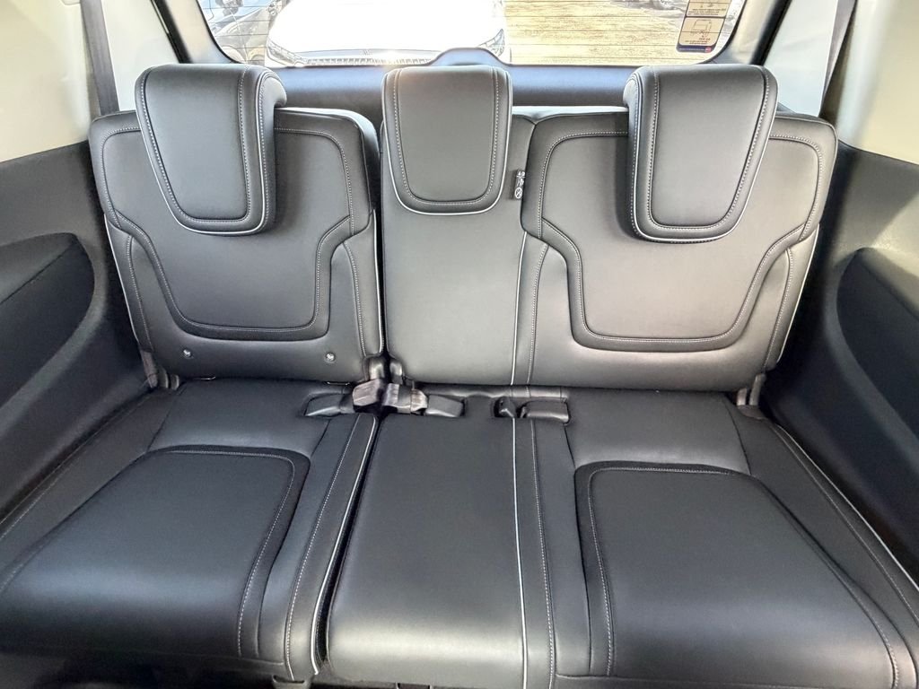 New 2027 RADIANT WHITE INFINITI Luxe 2WD image 15