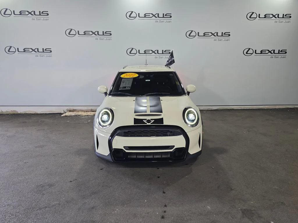 Used 2022 White MINI Signature image 2