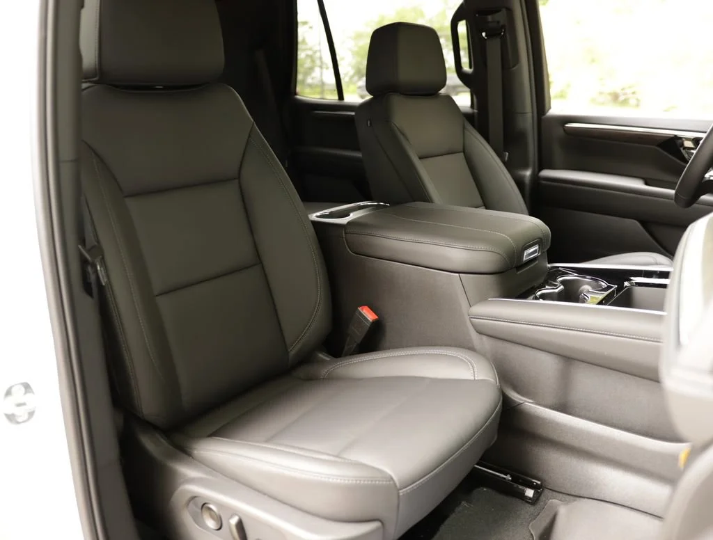 New 2026 Summit White Chevrolet LT image 36
