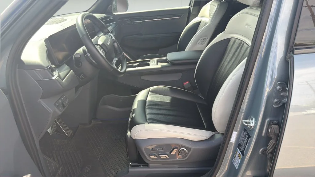 Used 2024 Green Kia GT-Line image 13