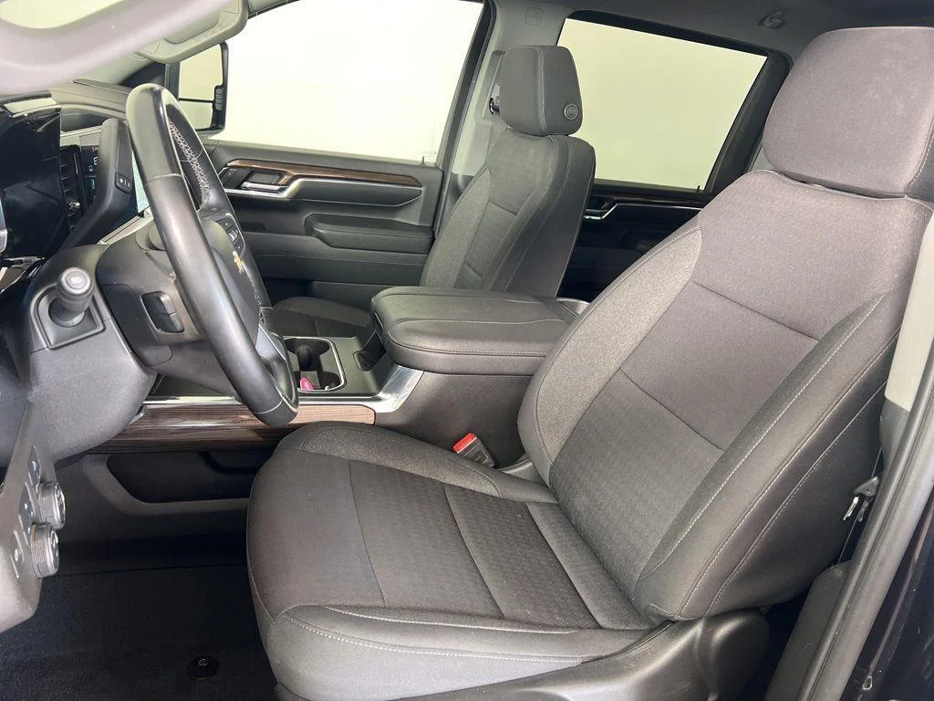 Used 2024 Ash Chevrolet LT image 5