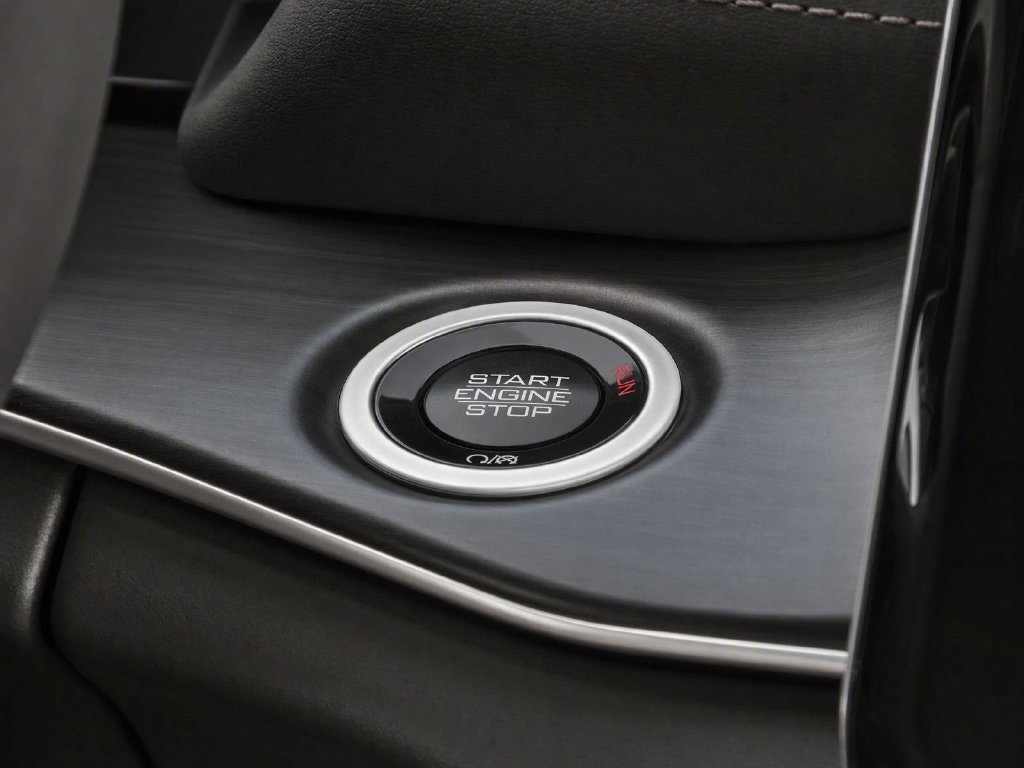 Used 2024 White Jeep 4xe image 28