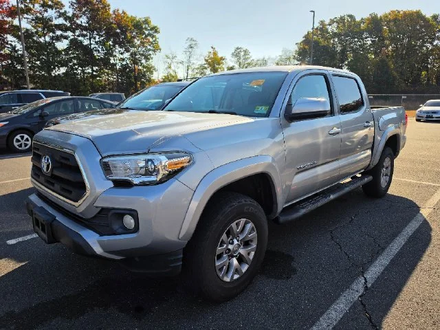 Used 2017 Silver Toyota SR5 image 3