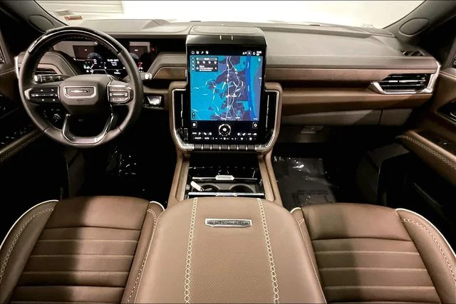 2025 GMC Yukon XL Denali Ultimate - Photo 18