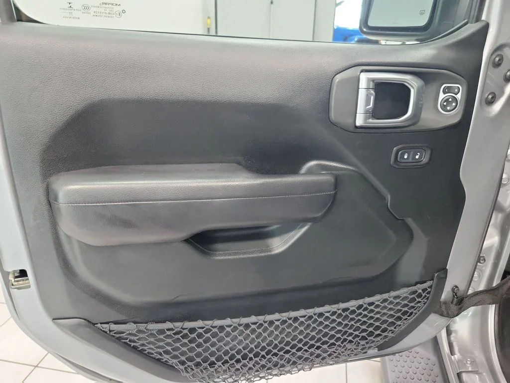 Used 2020 Silver Jeep Unlimited Sport S image 29