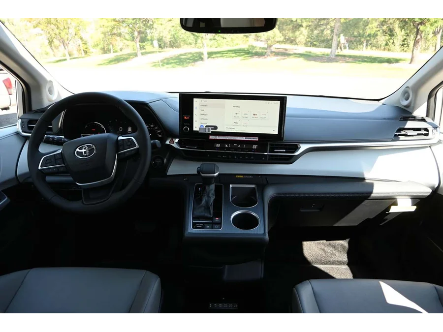 New 2025 SILVER Toyota XLE+ AWD Mobility Handicap Van image 22