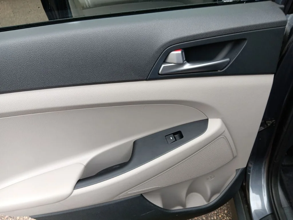Used 2016 Coliseum Gray Hyundai SE image 29